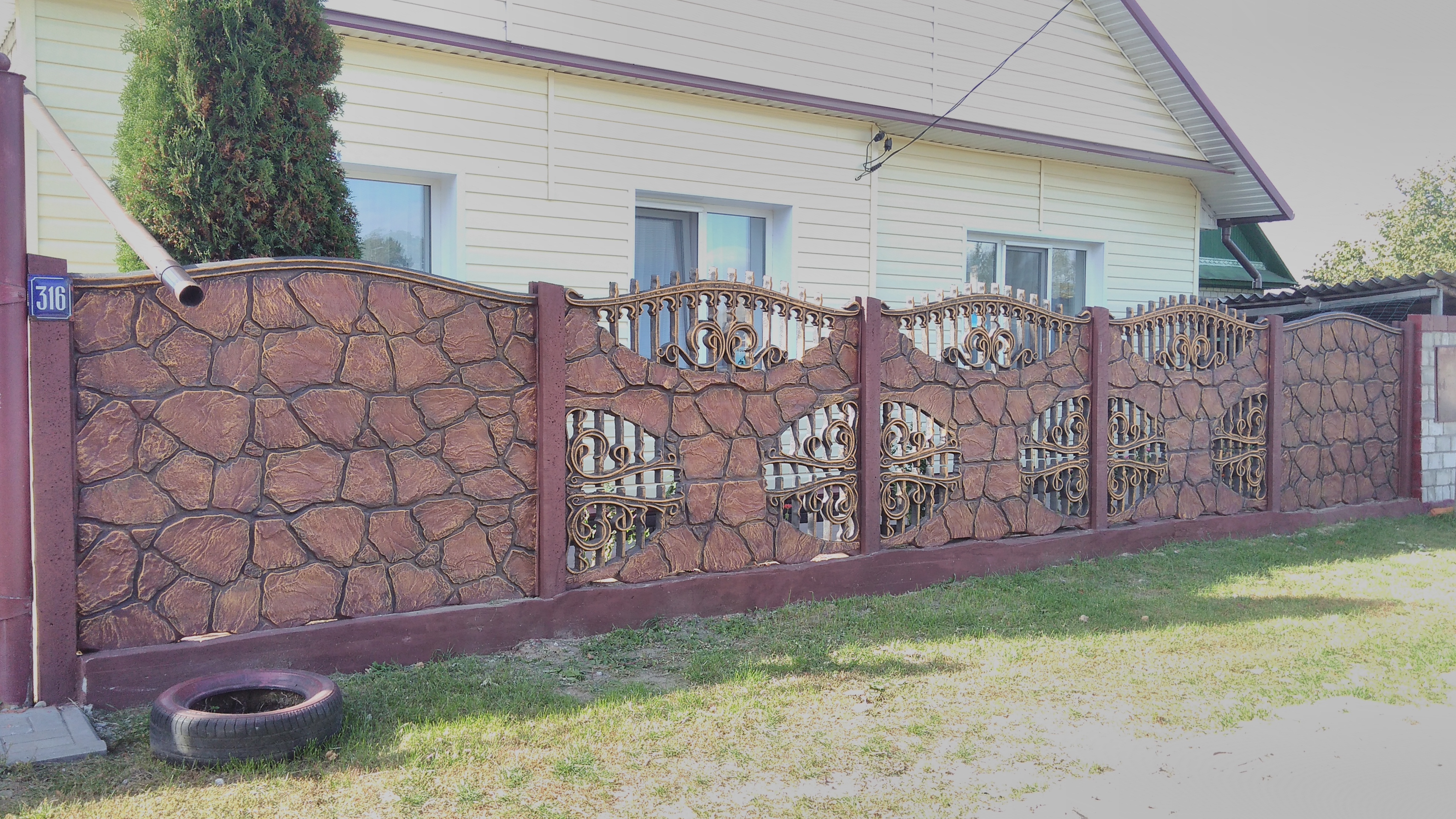 Забор "Камень" для загородного участка